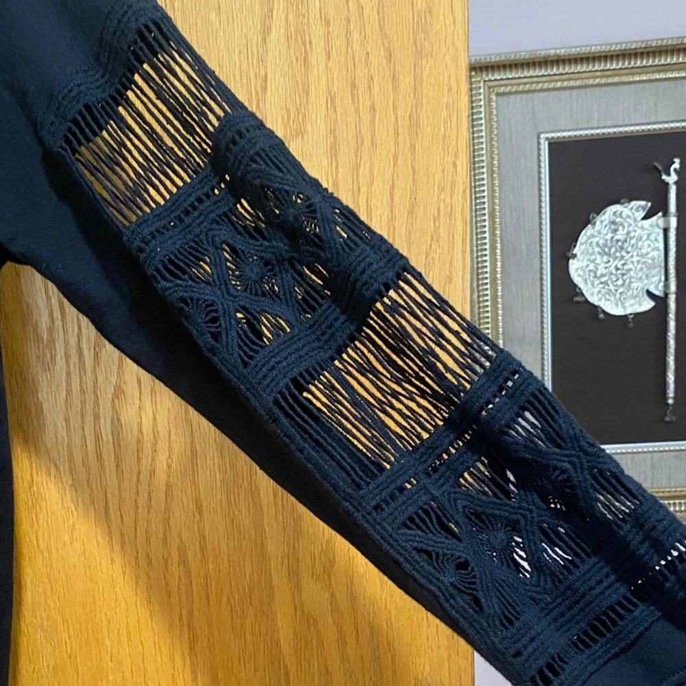 Pam & Gela Black Asymmetrical Relaxed Blouse - Picture 5 of 6